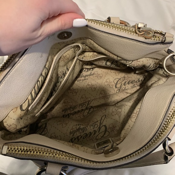 Vintage style GUESS purse - Picture 4 of 7